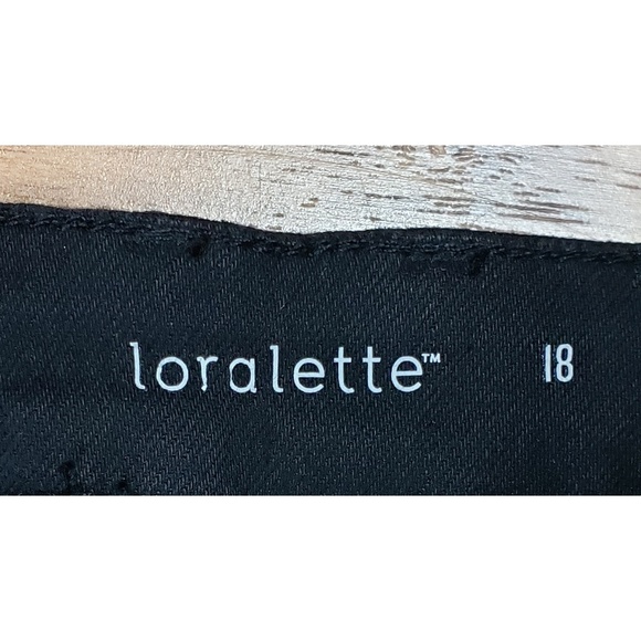 Avenue Black Distressed Skinny Jeans 18 sequins - Picture 7 of 8